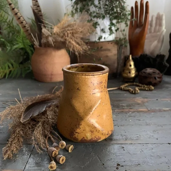 60's MCM HANDMADE BURNT ASH EMBOSSED CERAMIC VASE - Picture 6 of 10